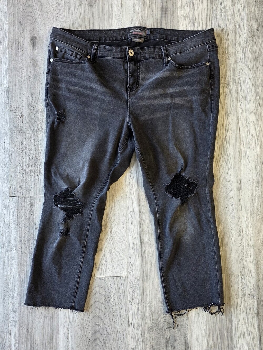 Torrid Boyfriend Straight Women’s 18S Black Distressed Jeans